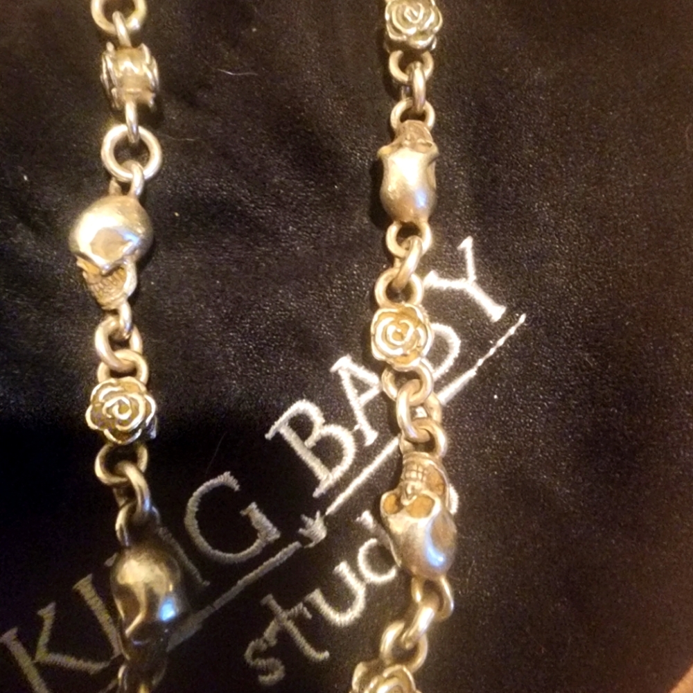 King baby skulls and roses necklace